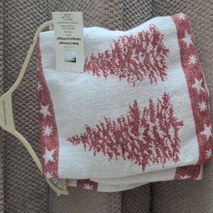 Cream and Red Christmas Tree Oversized Throw Blanket NWT